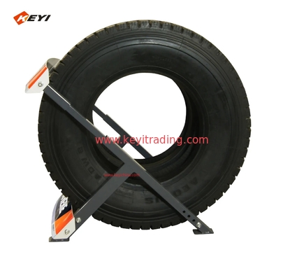 Truck tire display rack